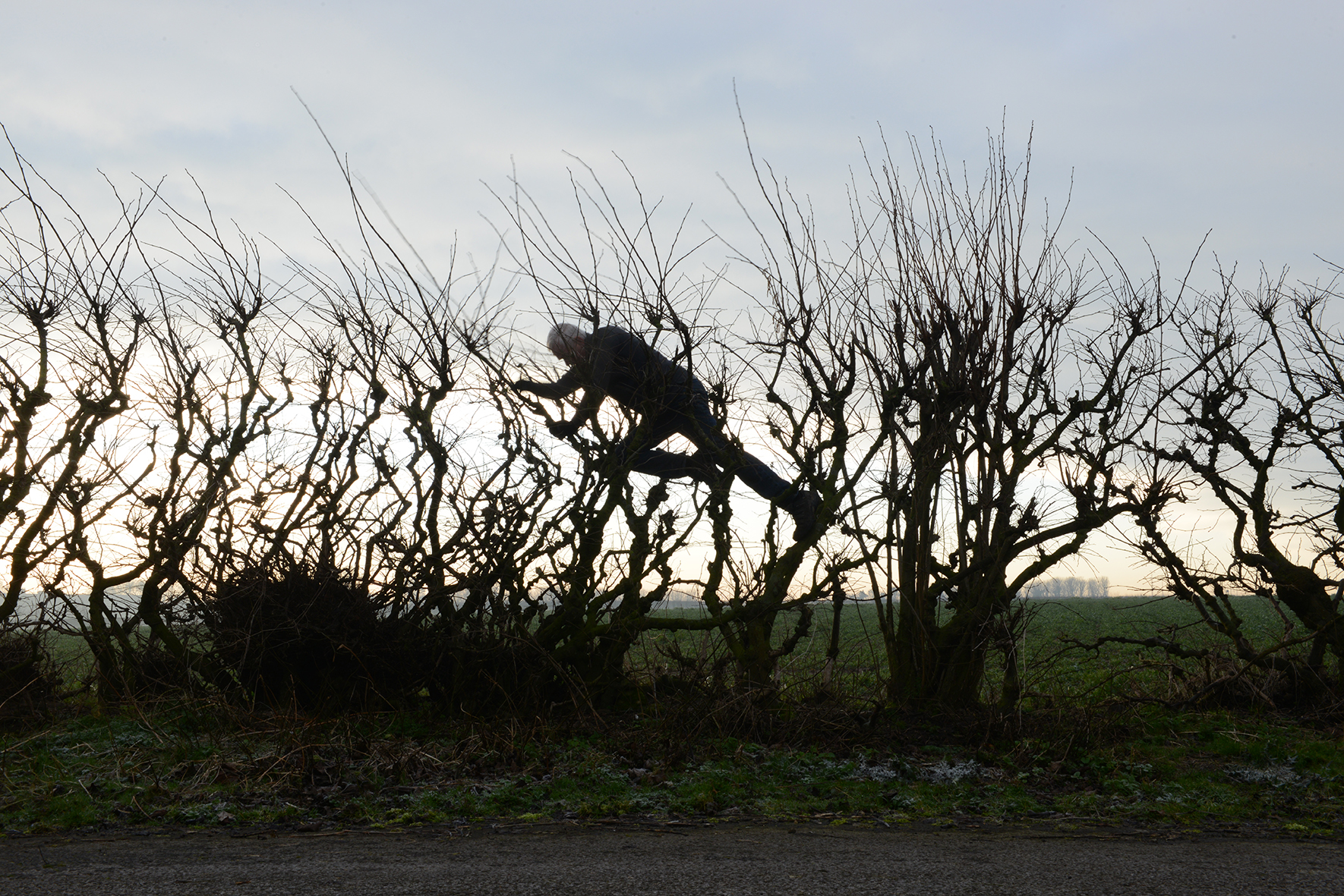 Andy Goldsworthy in Leaning into the Wind